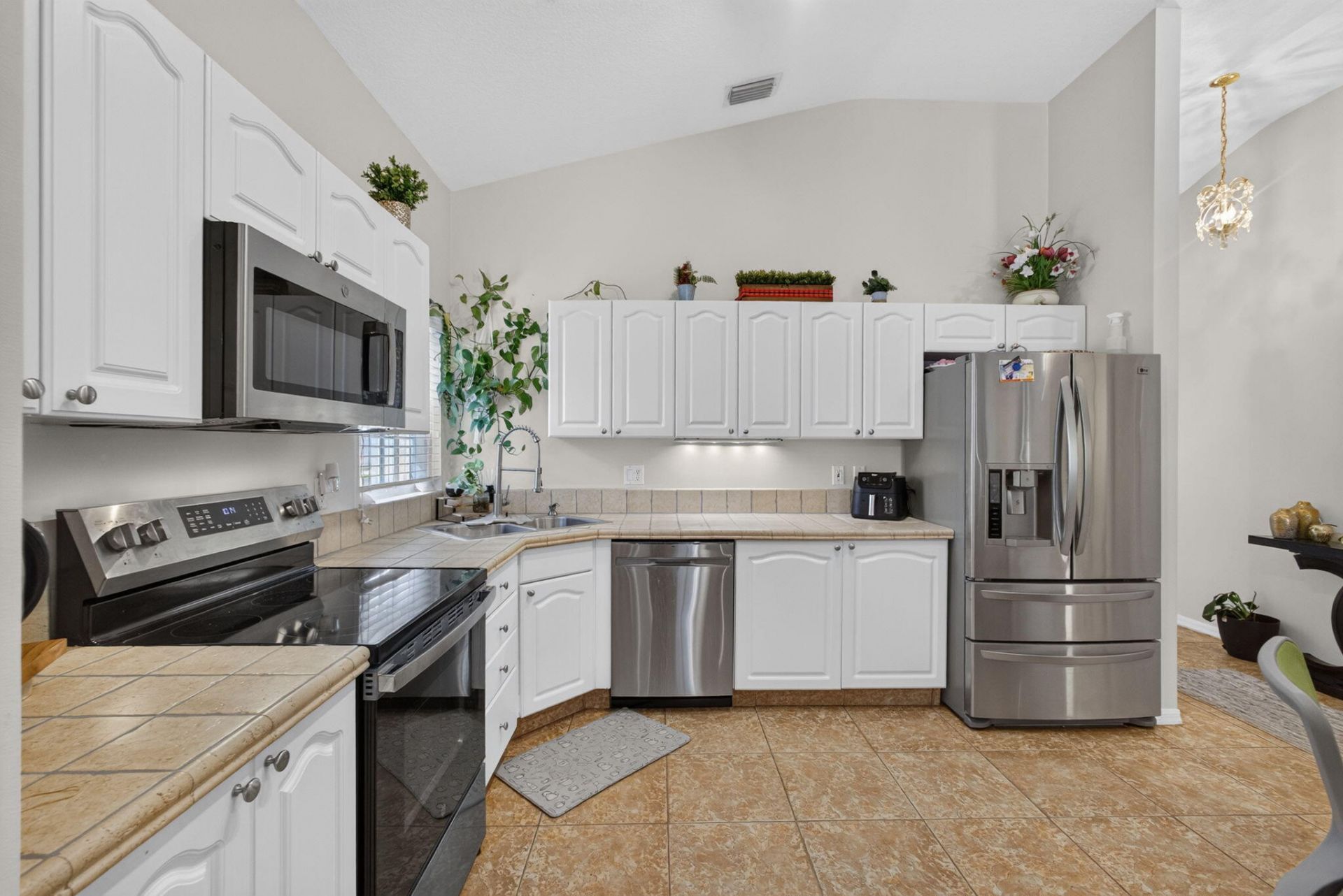 8058 Via Hacienda, Riviera Beach, FL 33418 Photo