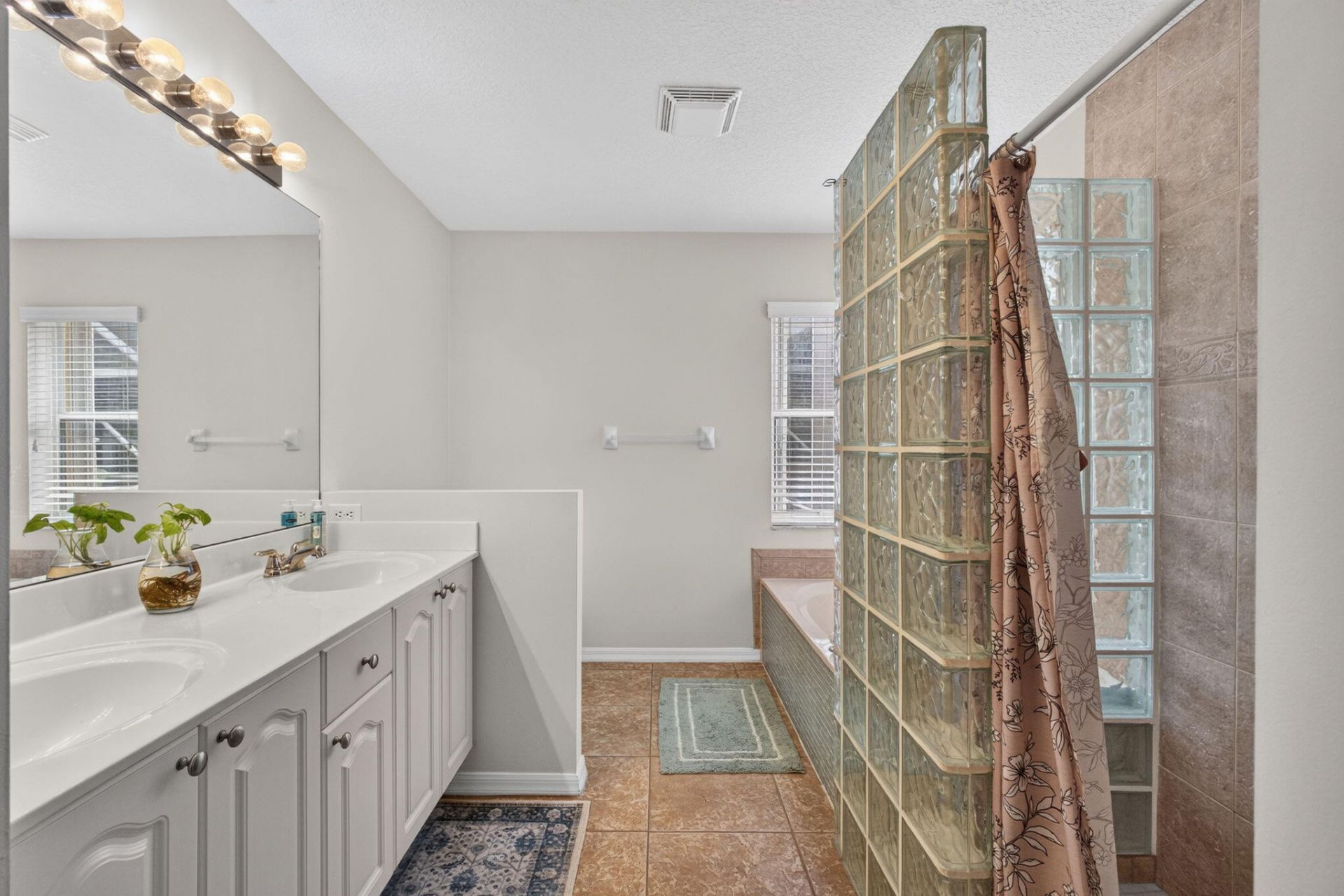 8058 Via Hacienda, Riviera Beach, FL 33418 Photo