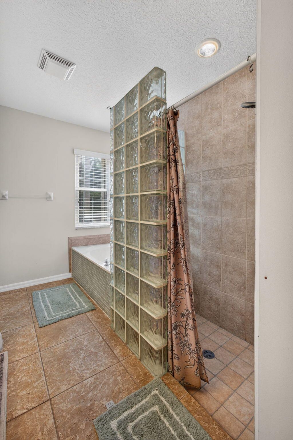 8058 Via Hacienda, Riviera Beach, FL 33418 Photo