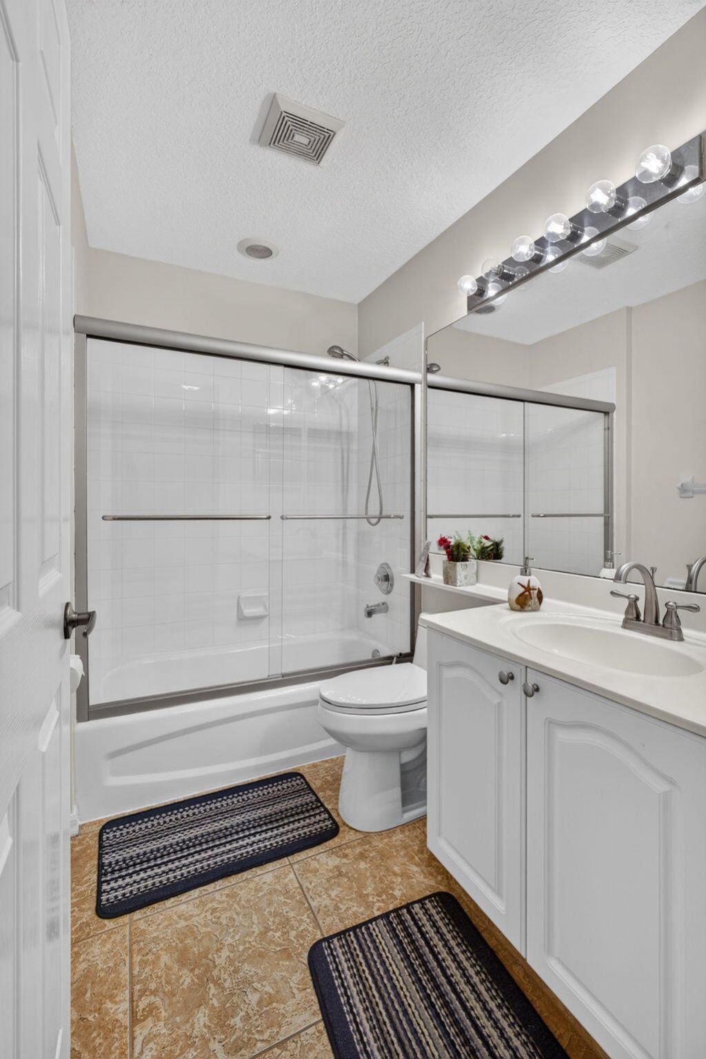 8058 Via Hacienda, Riviera Beach, FL 33418 Photo