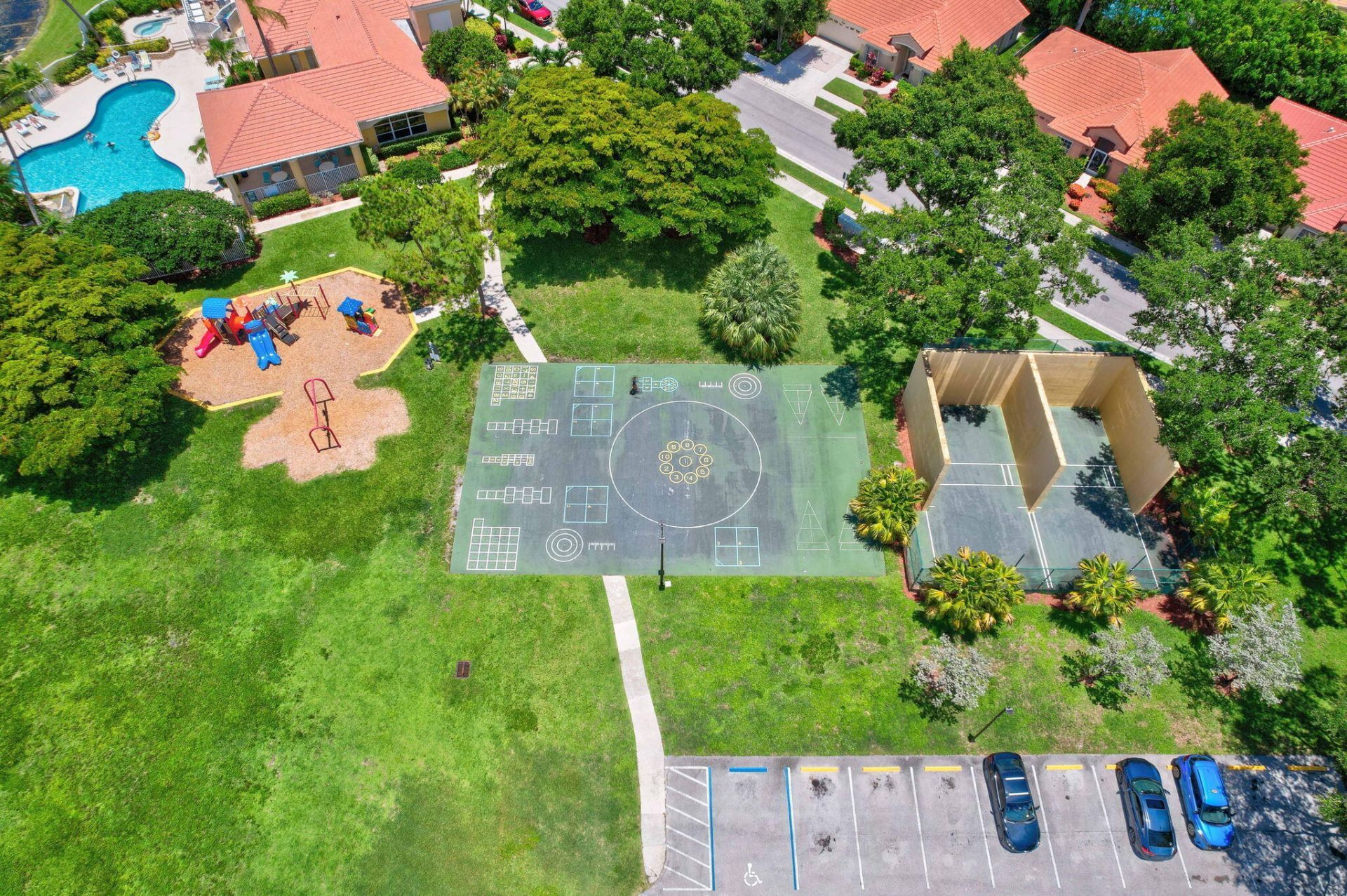 8058 Via Hacienda, Riviera Beach, FL 33418 Photo