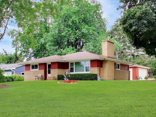 41588 N Illinois Street , Zion, IL 60099