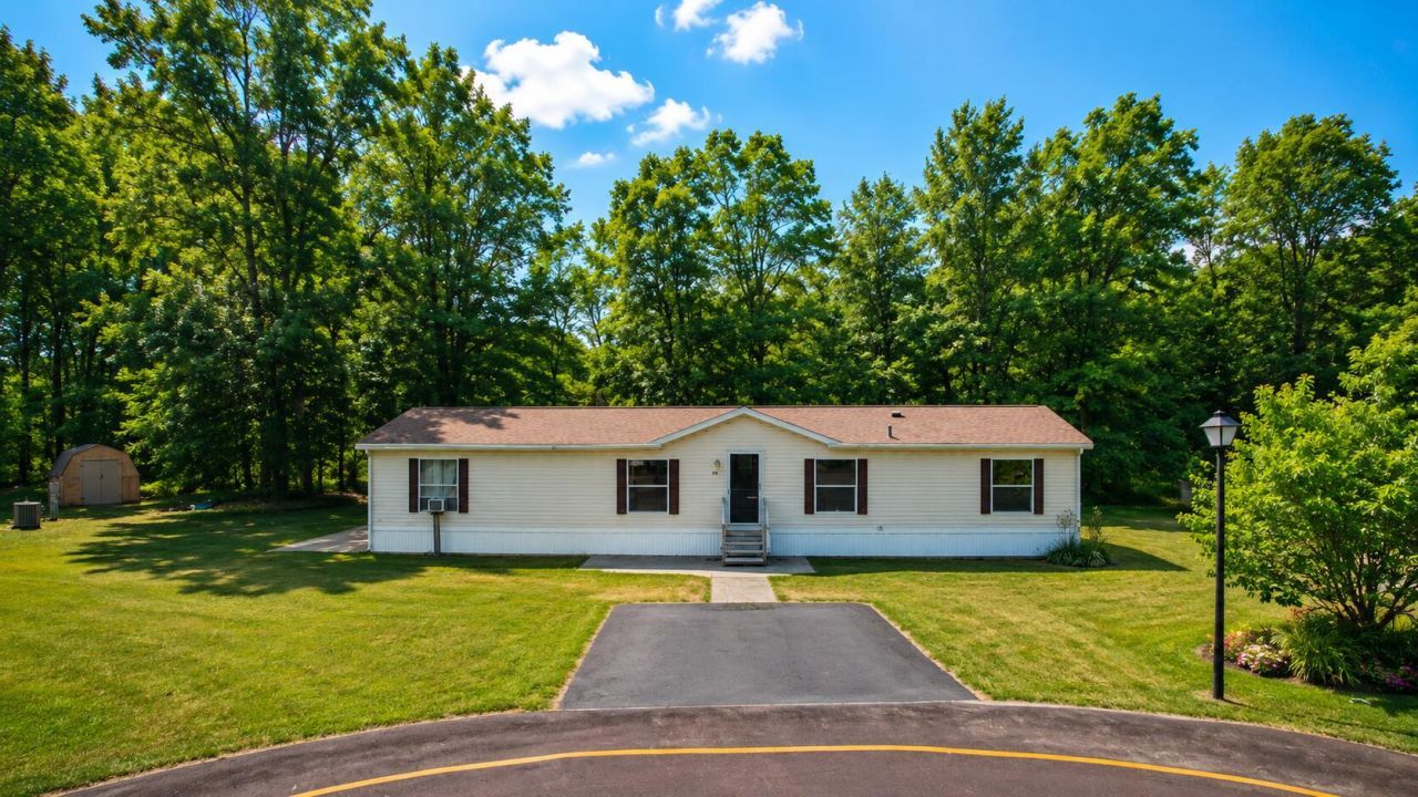 513 E Rainbow Road, Newaygo, MI 49337 Main Photo