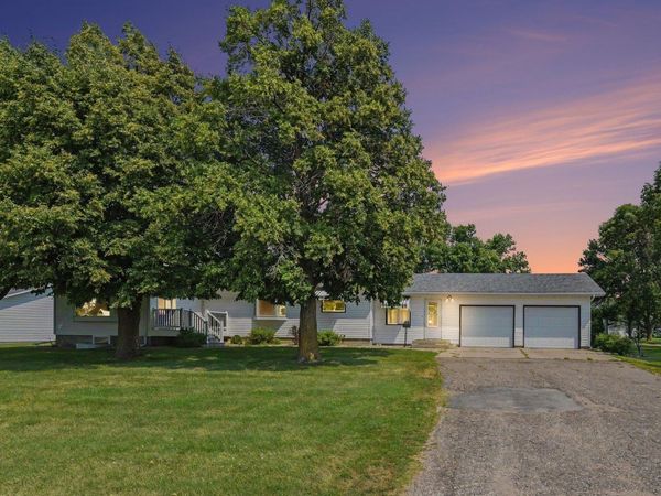 520 S Pleasant Ave, Ramona, SD 57054
