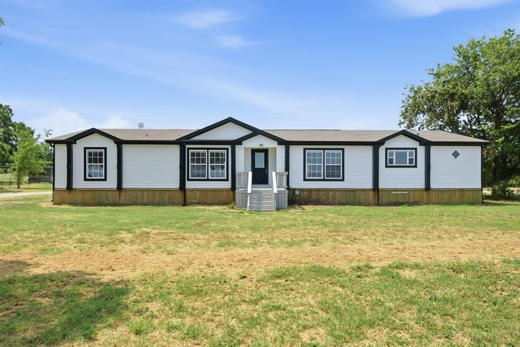 1040 Earp Road, Springtown, TX 76082 Main Photo