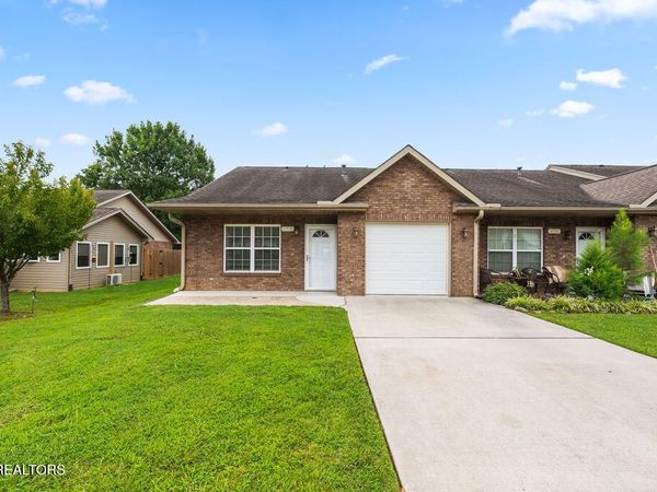 2738 Waters Place Drive, Maryville, TN 37803