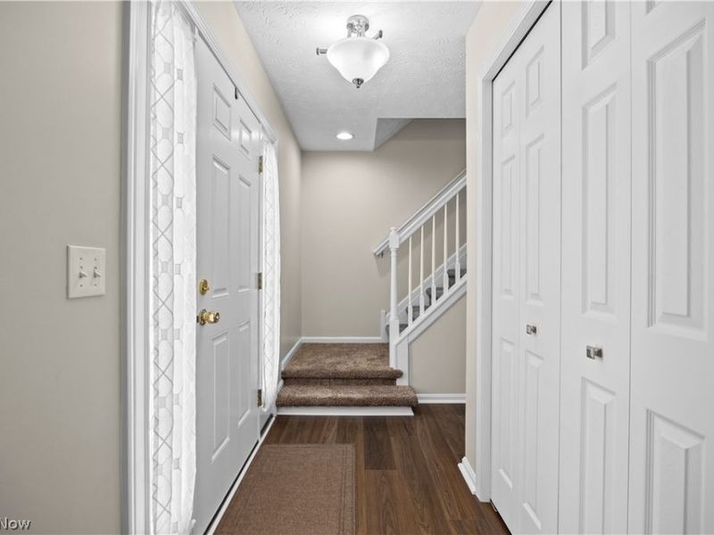 732 Oakdale Circle, Elyria, OH 44035 Photo 3