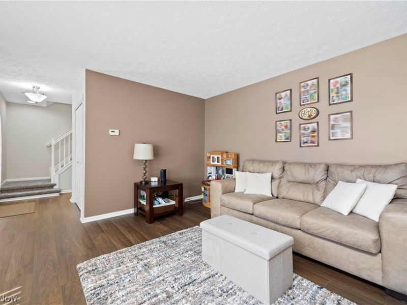 732 Oakdale Circle, Elyria, OH 44035 Photo 7