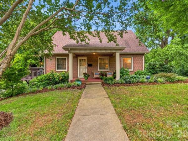 104 Hawthorne Lane , Morganton, NC 28655