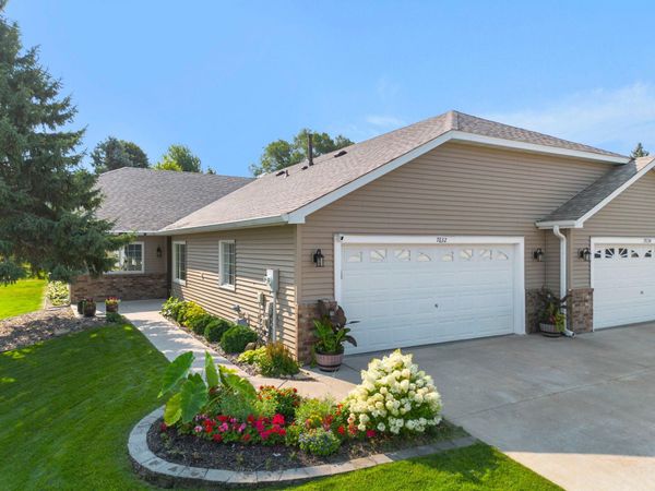 7632 Newbury Road, Woodbury, MN 55125