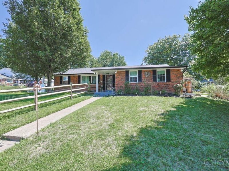 8475 Summitridge Drive, Cincinnati, OH 45255 Photo 1