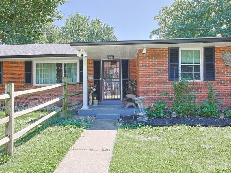 8475 Summitridge Drive, Cincinnati, OH 45255 Photo 2