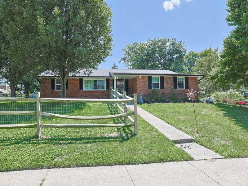 8475 Summitridge Drive, Cincinnati, OH 45255 Photo 33