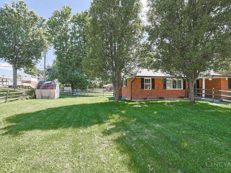 8475 Summitridge Drive, Cincinnati, OH 45255 Photo 34