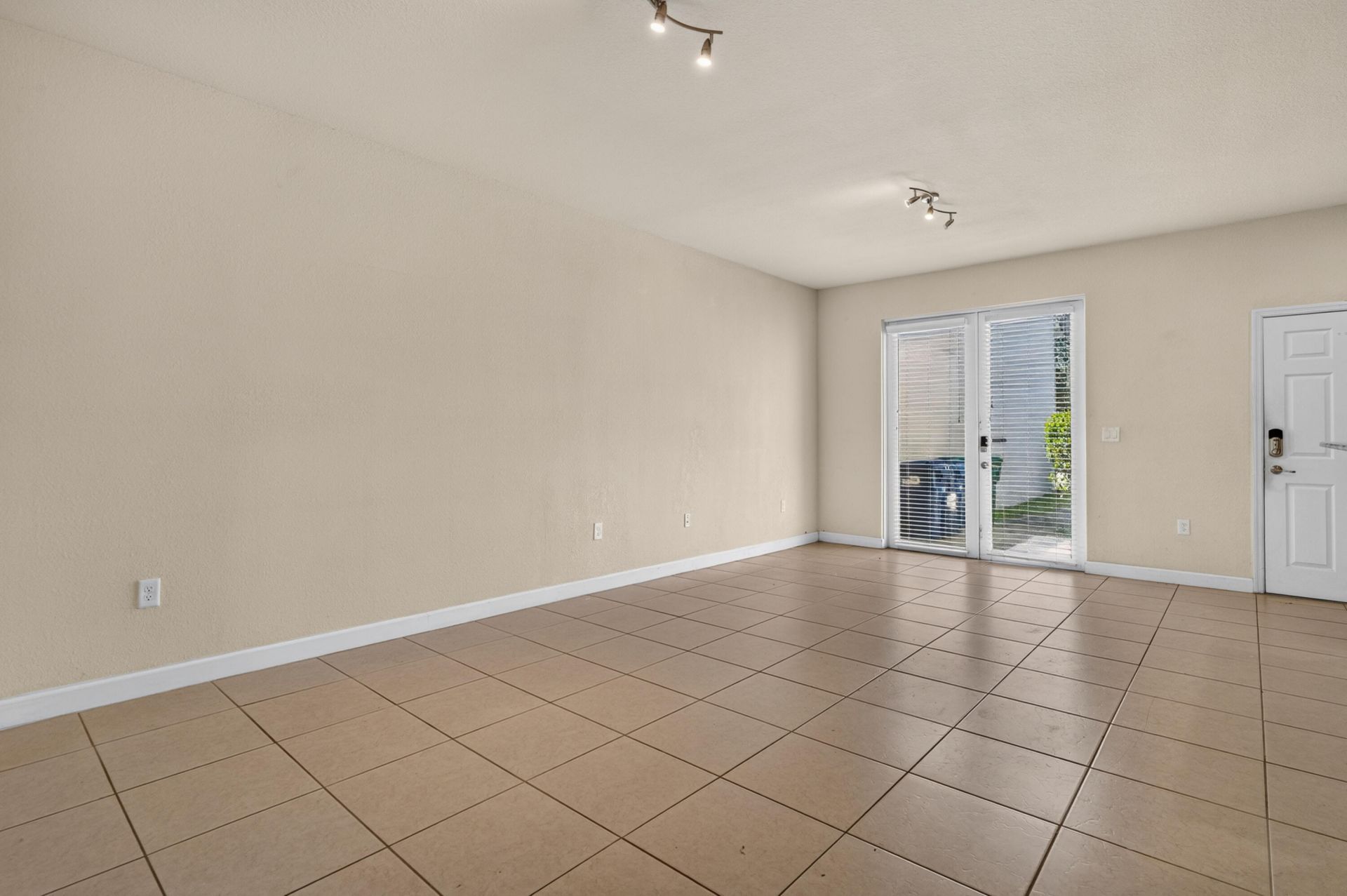 17094 SW 95th Terrace, Miami, FL 33196 Photo