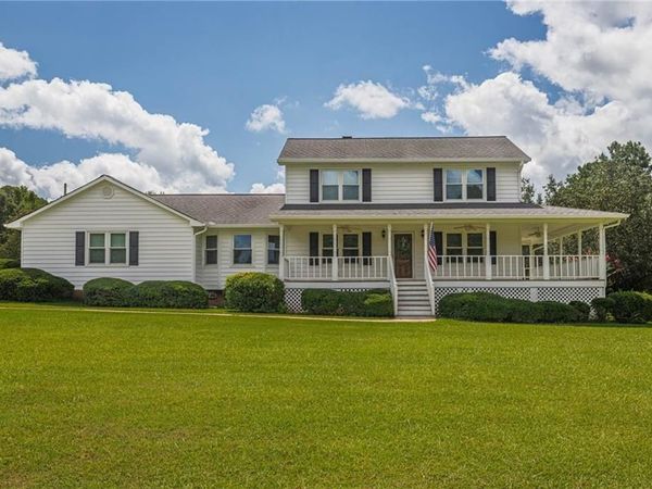 195 Skyview Drive , Social Circle, GA 30025
