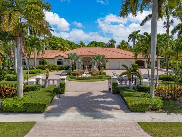 9735 SW 64th St , Miami, FL 33173
