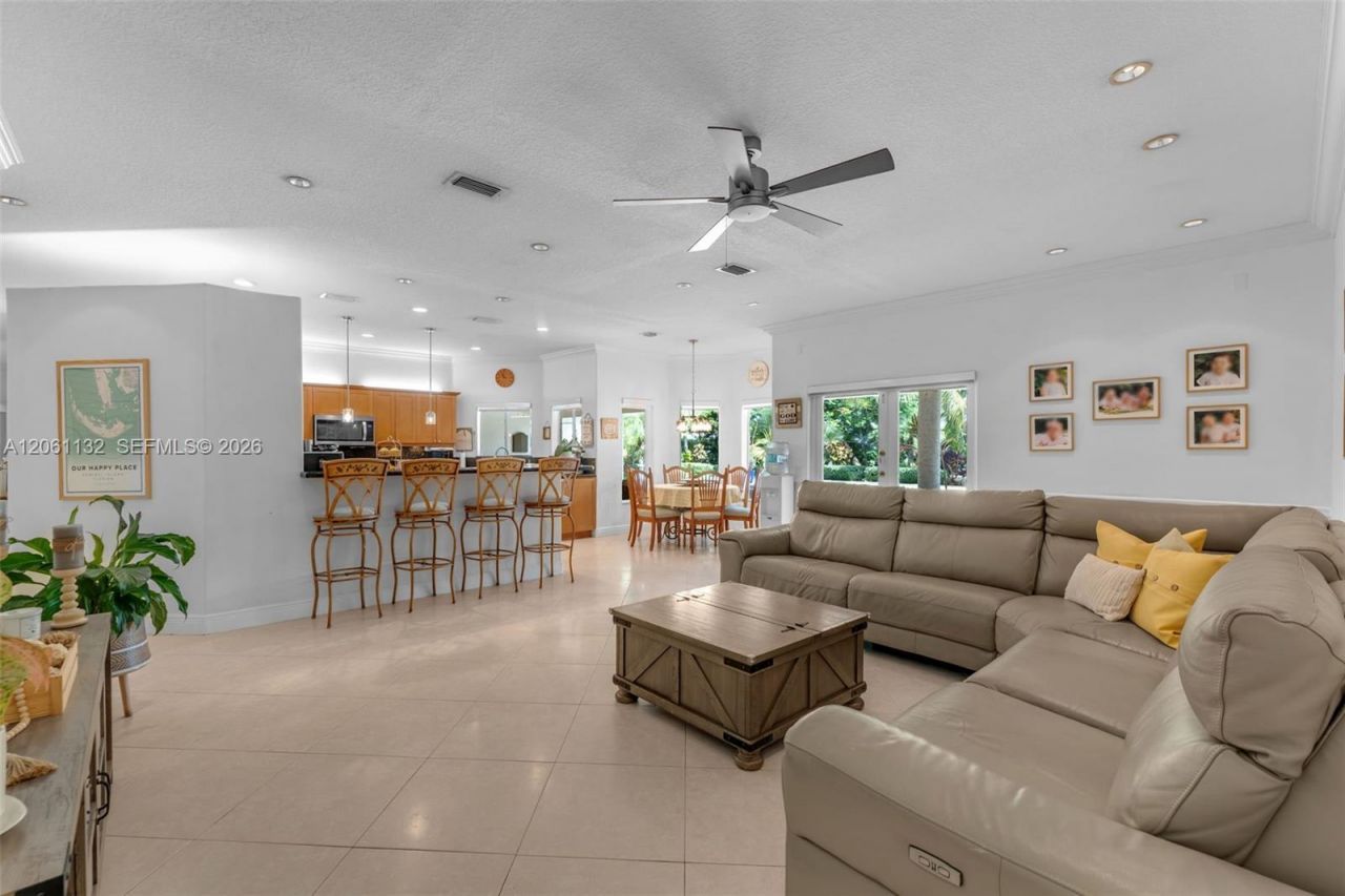 9735 SW 64th St, Miami, FL 33173 Photo
