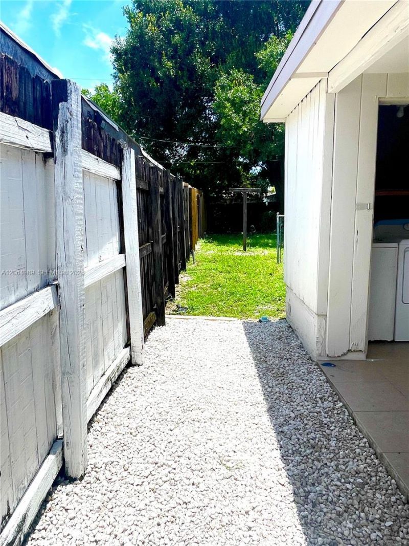 1004 SW 24th Ave , Fort Lauderdale, FL 33312 Photo