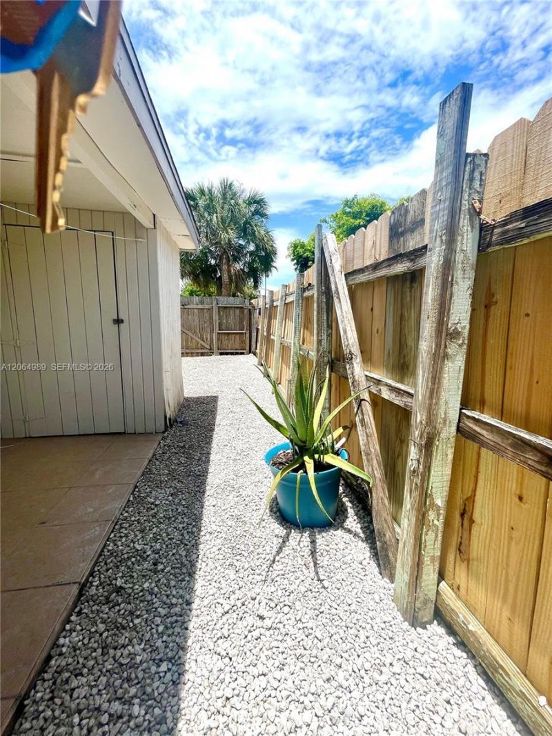 1004 SW 24th Ave , Fort Lauderdale, FL 33312 Photo