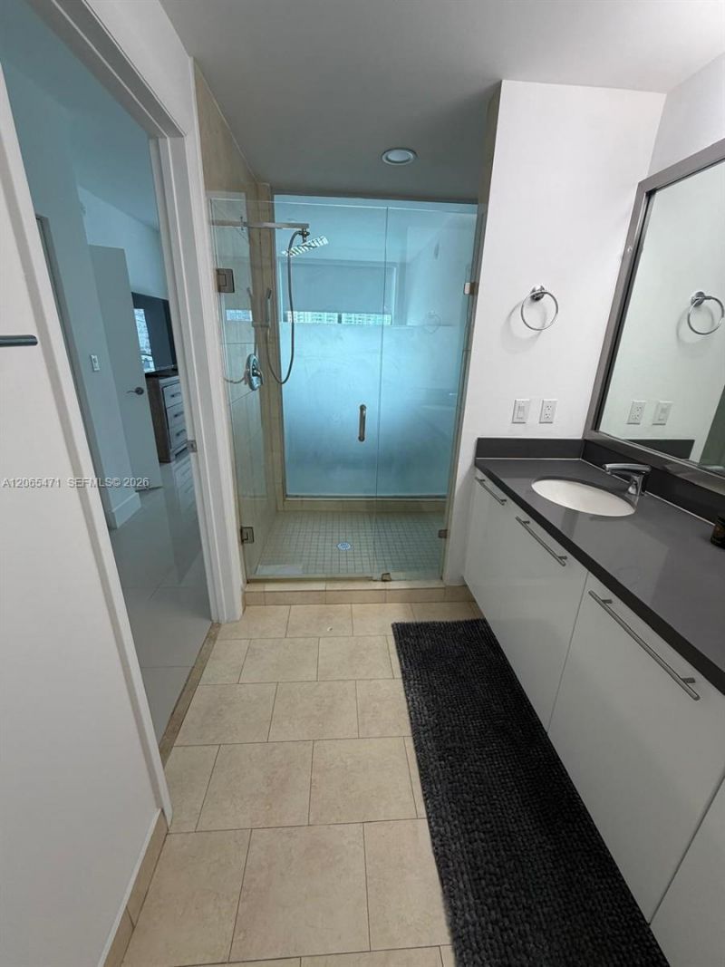 90 SW 3rd St , Unit 1416, Miami, FL 33130 Photo