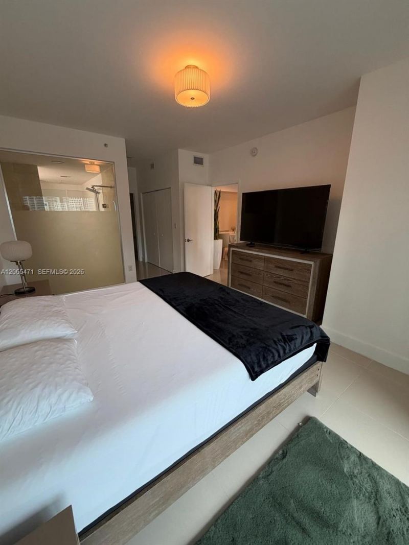 90 SW 3rd St , Unit 1416, Miami, FL 33130 Photo