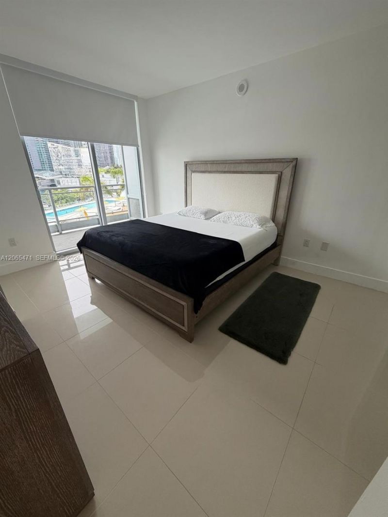 90 SW 3rd St , Unit 1416, Miami, FL 33130 Photo