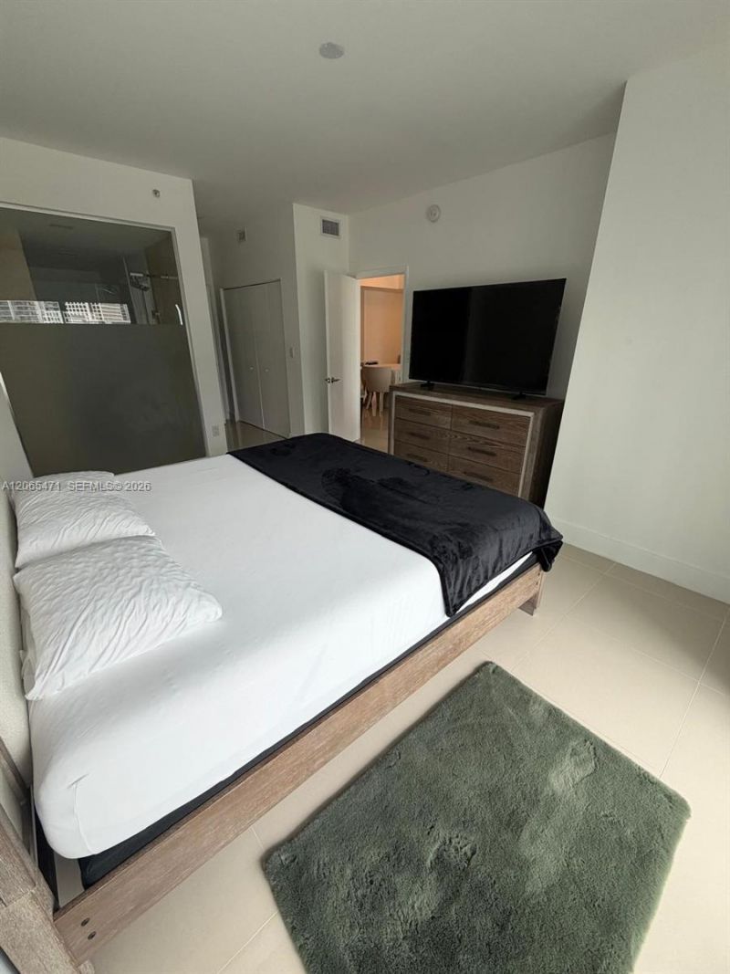 90 SW 3rd St , Unit 1416, Miami, FL 33130 Photo