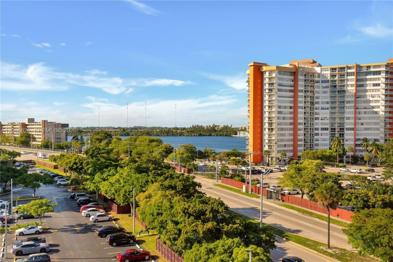 1300 NE Miami Gardens Dr , Unit 714E, Miami, FL 33179 Photo