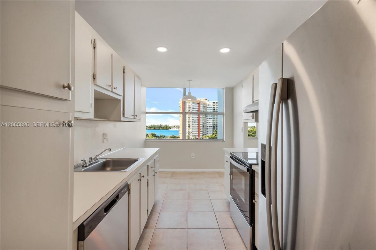 1300 NE Miami Gardens Dr , Unit 714E, Miami, FL 33179 Photo