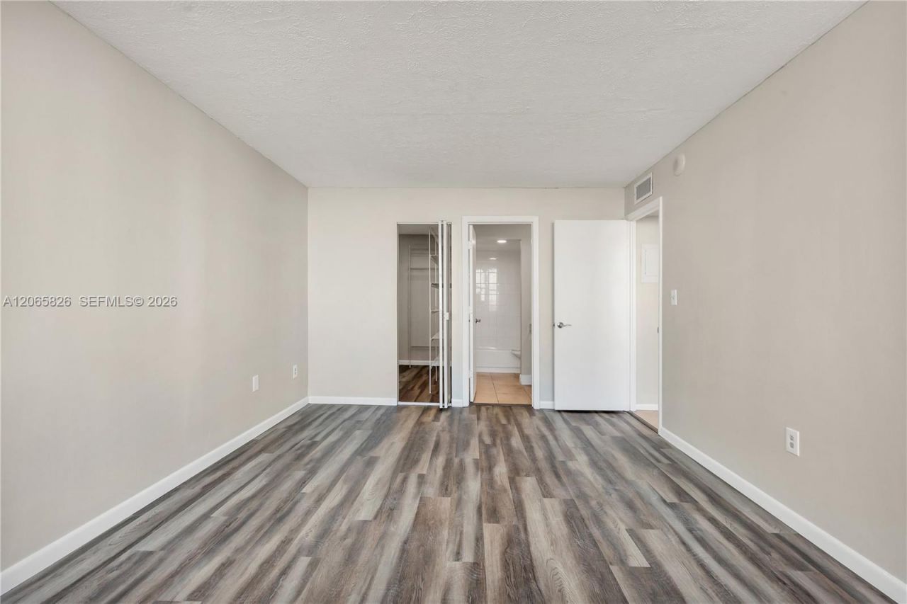 1300 NE Miami Gardens Dr , Unit 714E, Miami, FL 33179 Photo