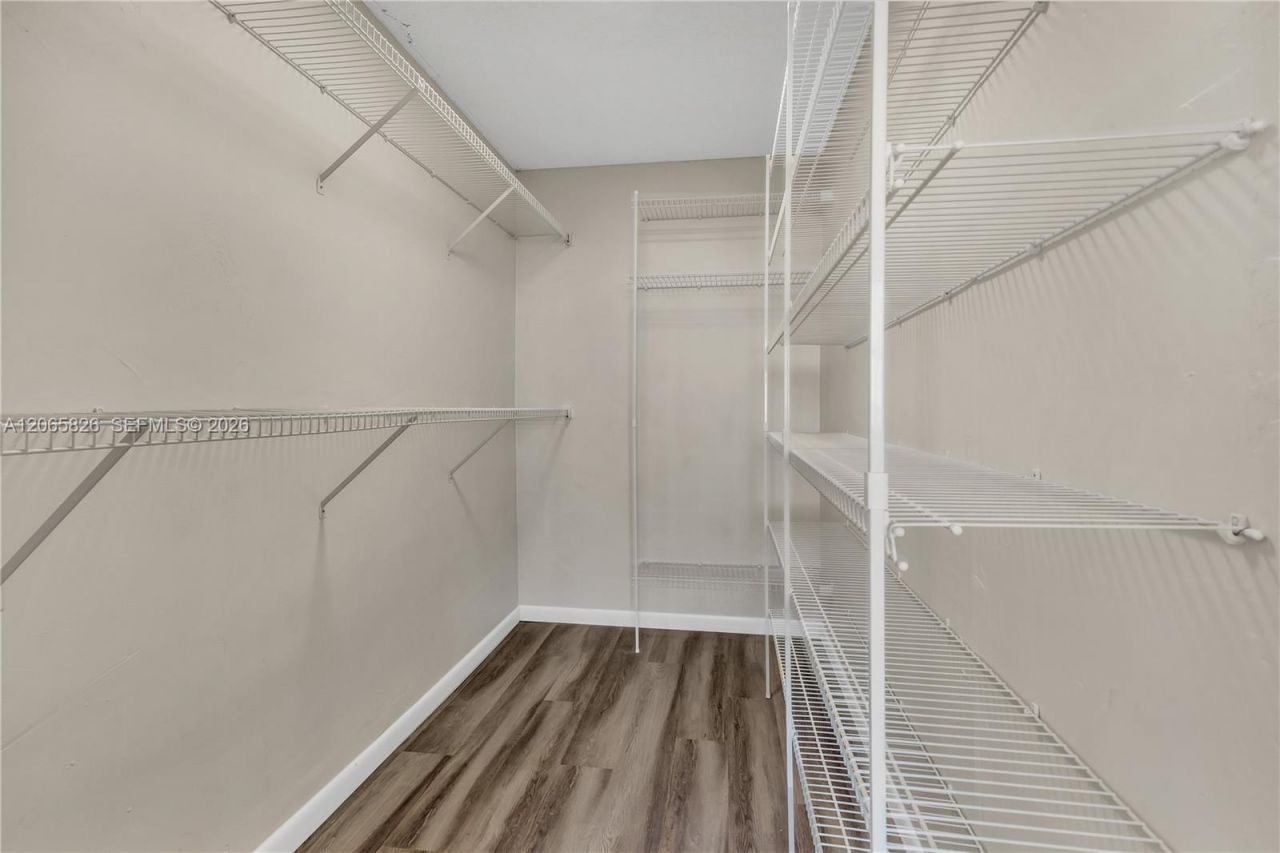 1300 NE Miami Gardens Dr , Unit 714E, Miami, FL 33179 Photo