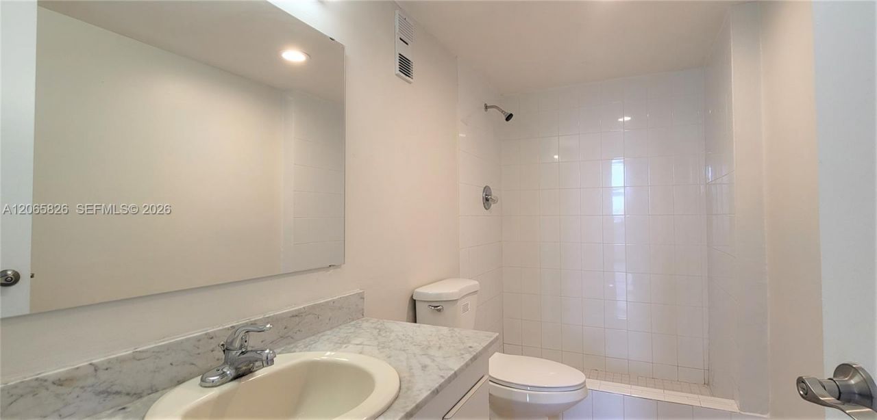 1300 NE Miami Gardens Dr , Unit 714E, Miami, FL 33179 Photo