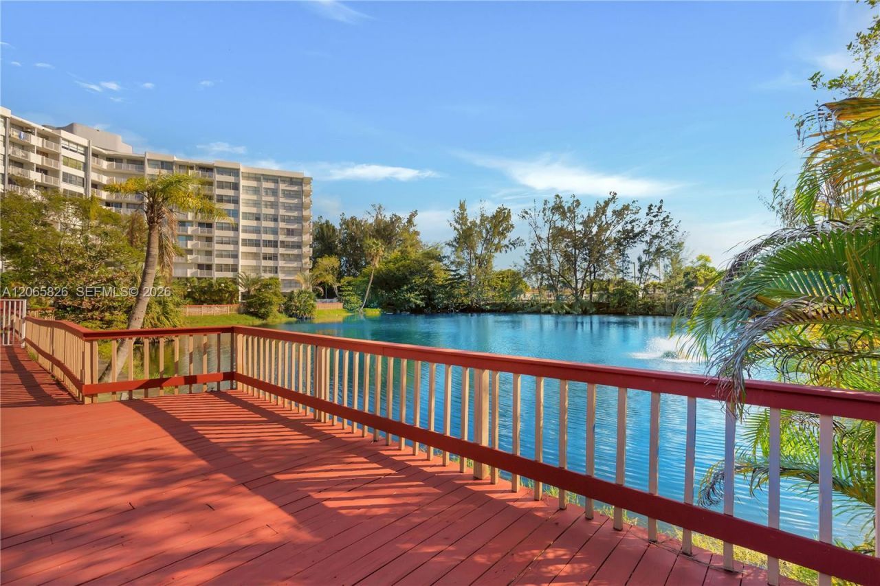 1300 NE Miami Gardens Dr , Unit 714E, Miami, FL 33179 Photo