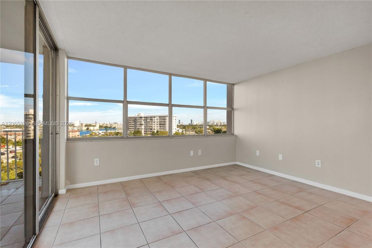 1300 NE Miami Gardens Dr , Unit 714E, Miami, FL 33179 Photo