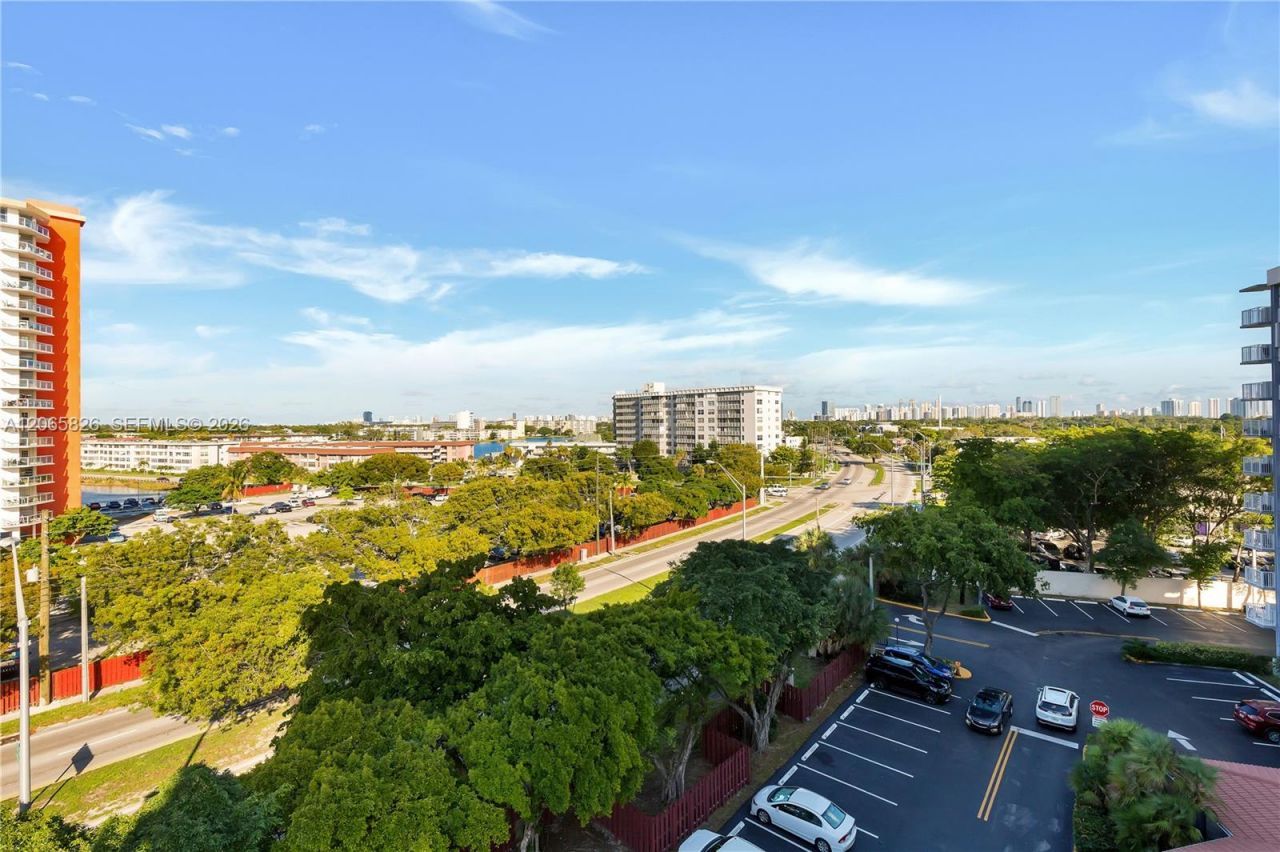 1300 NE Miami Gardens Dr , Unit 714E, Miami, FL 33179 Photo