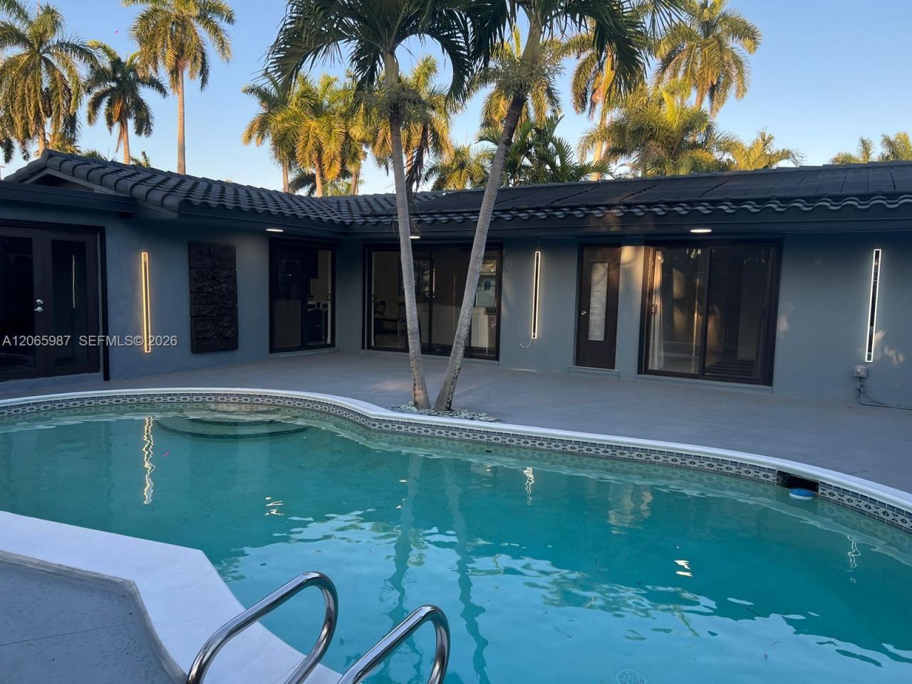 1112 N 13th Ave, Hollywood, FL 33019 Photo