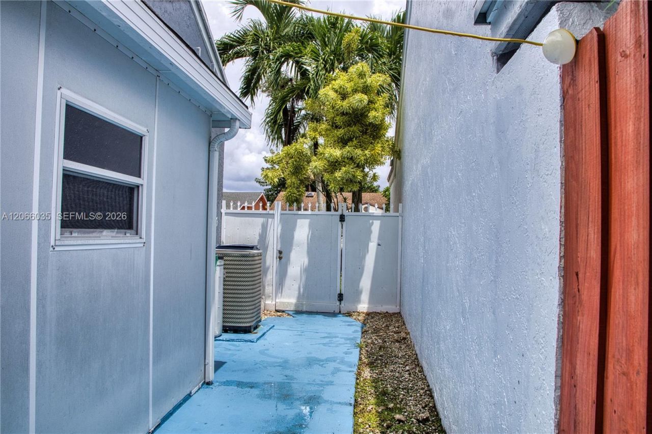 14348 SW 103rd St , Miami, FL 33186 Photo