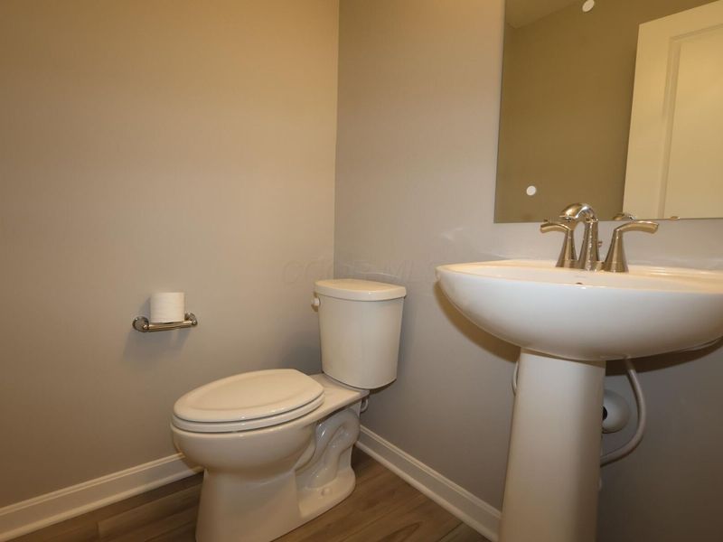 33 Englewood Road, Commercial Point, OH 43116 Photo 5