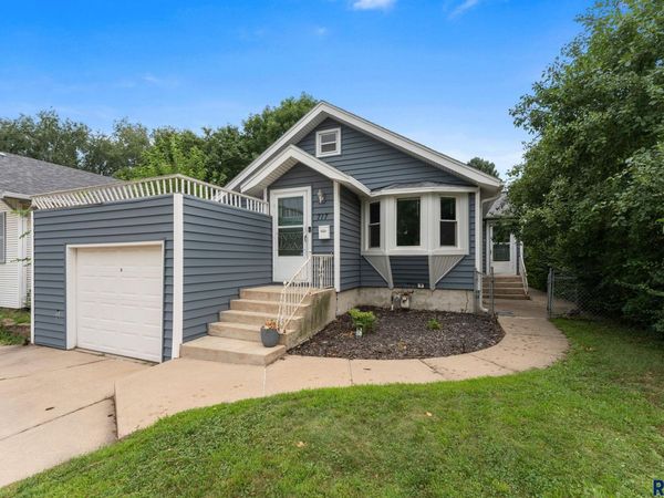 717 S Grange Ave, Sioux Falls, SD 57104