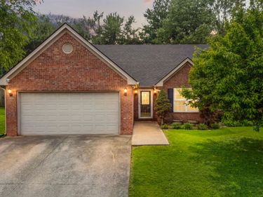 1059 Man O' War Drive, Frankfort, KY 40601