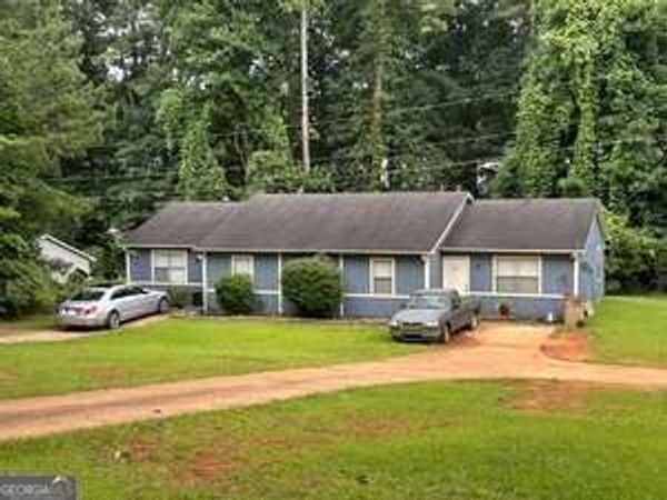 1292 Crystal Lake Road, College Park, GA 30349
