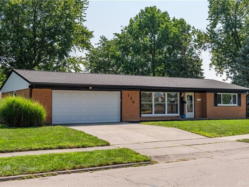 135 Shaftsbury Road, Troy, OH 45373 Photo 2
