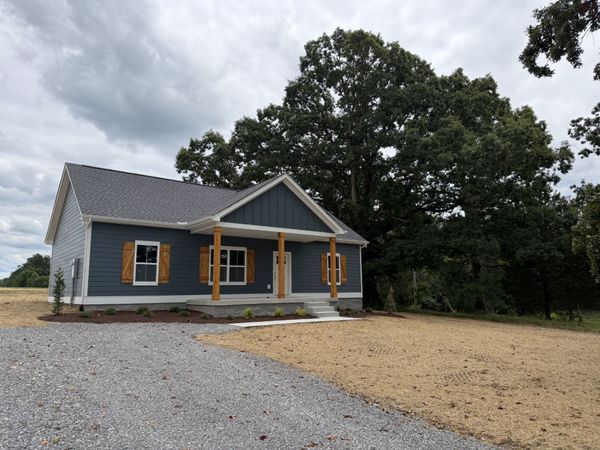 163 E Biggs Rd , Portland, TN 37148