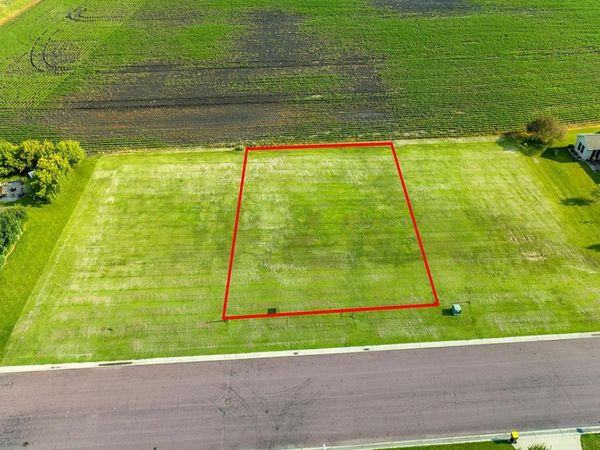24 Marples Avenue , Minnesota Lake, MN 56068