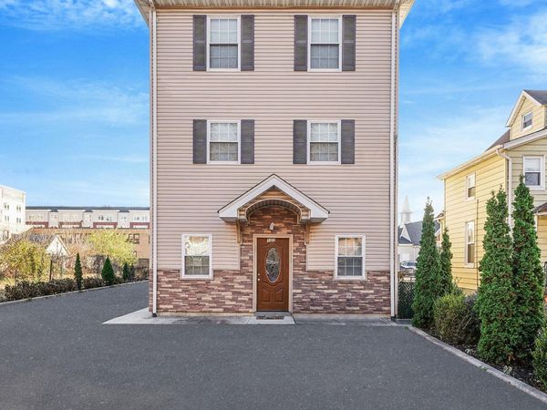 123 Clinton, Unit B, Mineola, NY 11501