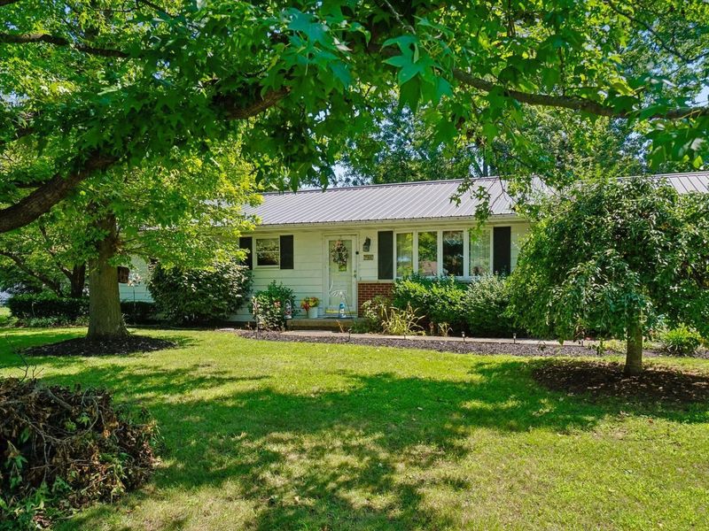 544 Edgewood Drive , Circleville, OH 43113 Photo 1