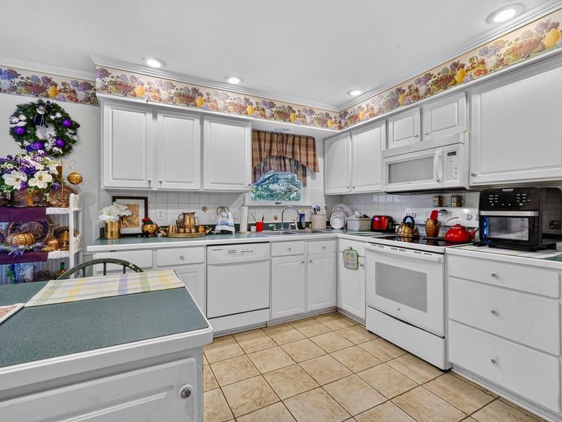 544 Edgewood Drive , Circleville, OH 43113 Photo 16