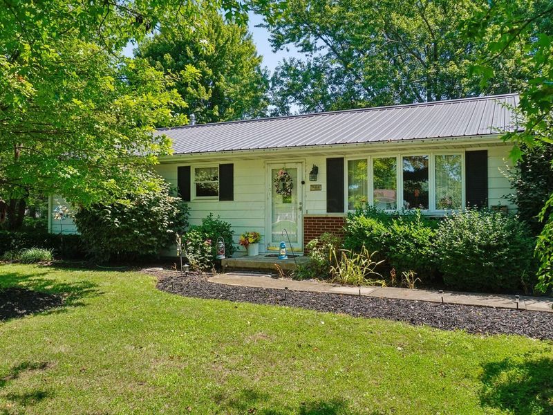 544 Edgewood Drive , Circleville, OH 43113 Photo 2