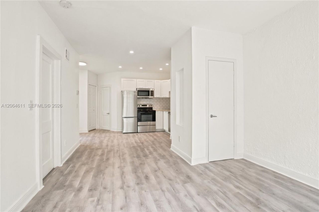 934 Michigan Ave, Unit 209, Miami Beach, FL 33139 Photo